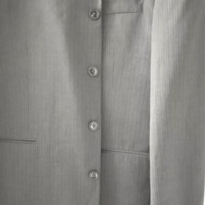 Gray 4 button suit  Sz 42/36L EUC